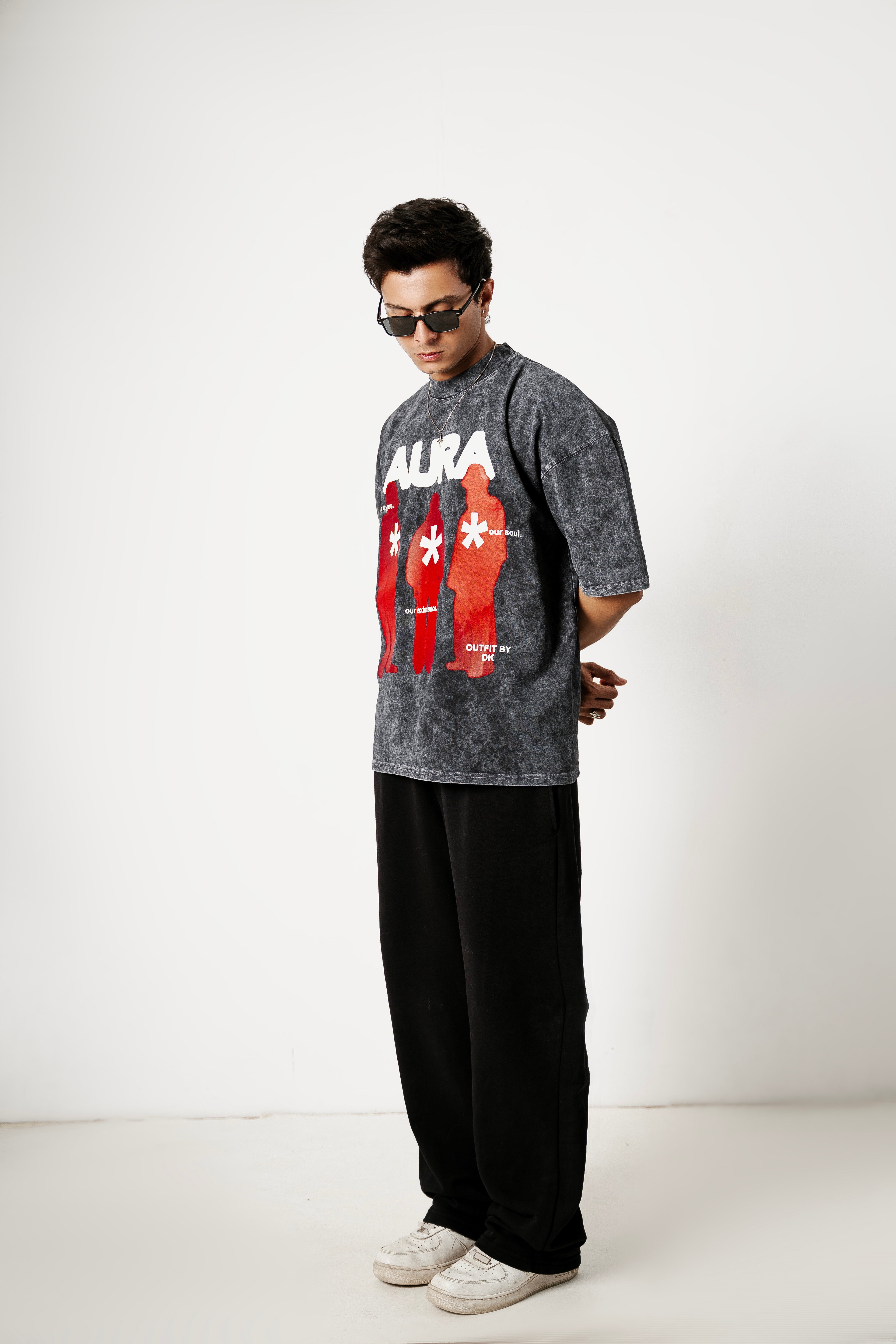 – AURA ACIDWASH OVERSIZED TEES –