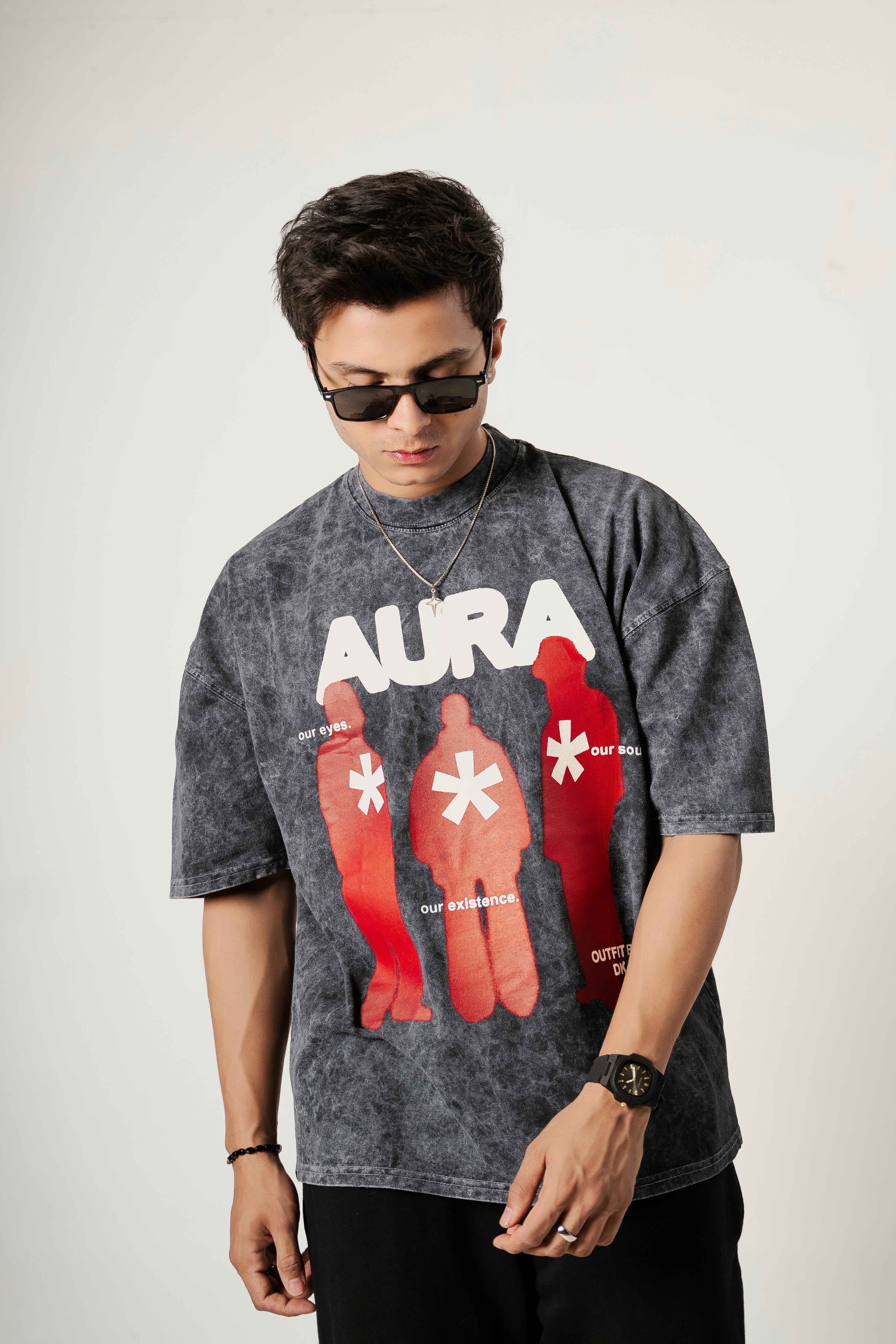 – AURA ACIDWASH OVERSIZED TEES –