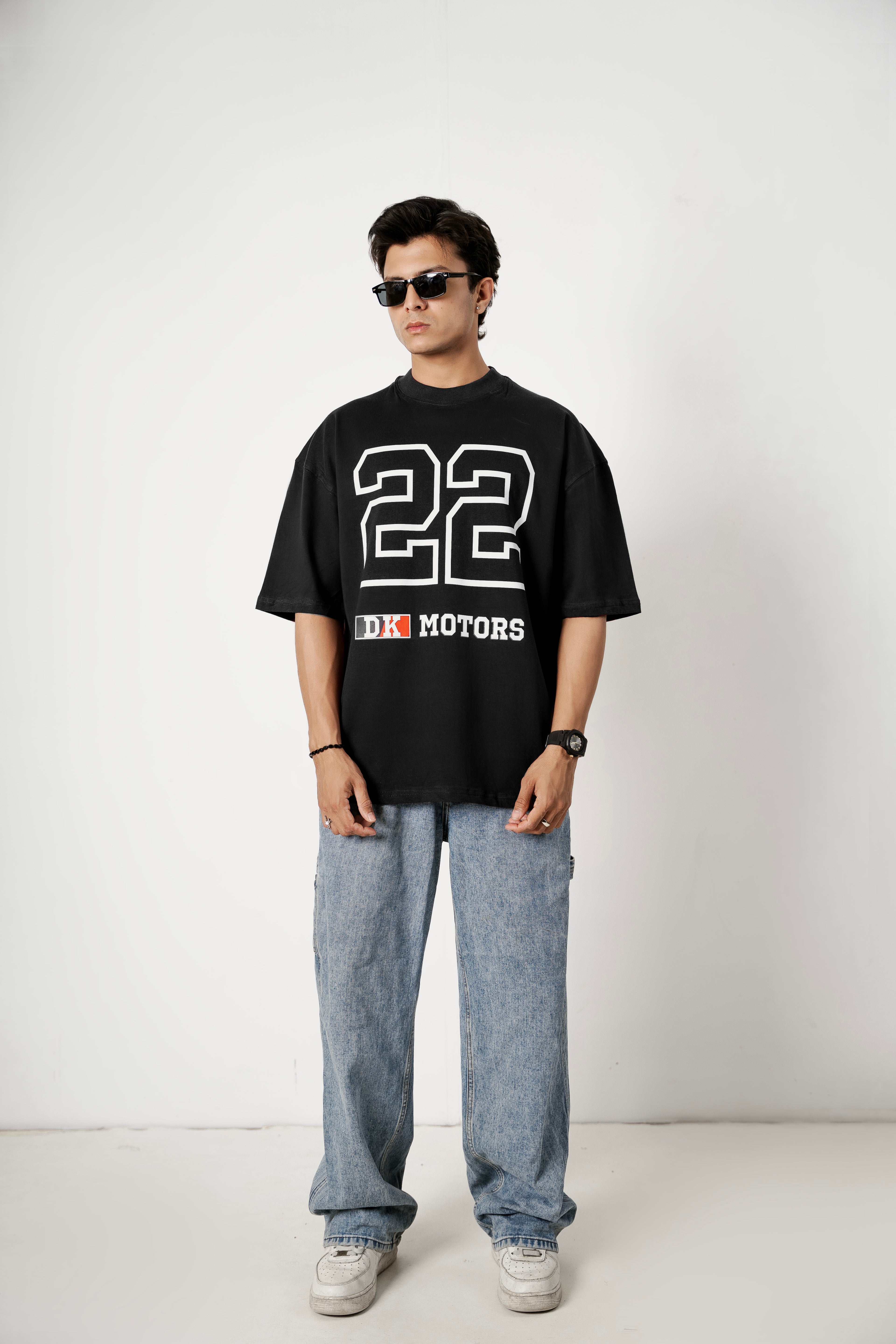 – 22 BOXY FIT OVERSIZED TEES –