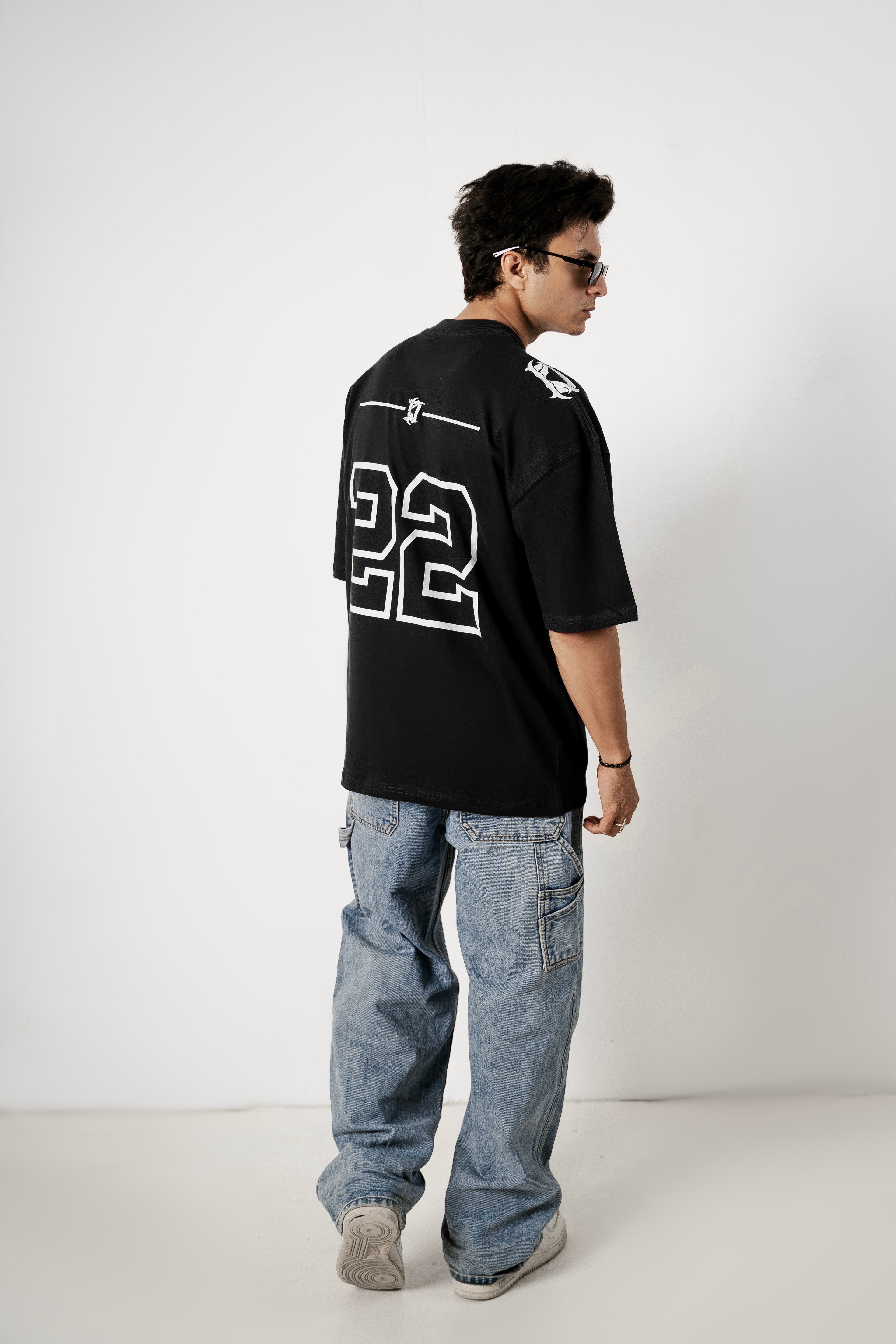 – 22 BOXY FIT OVERSIZED TEES –