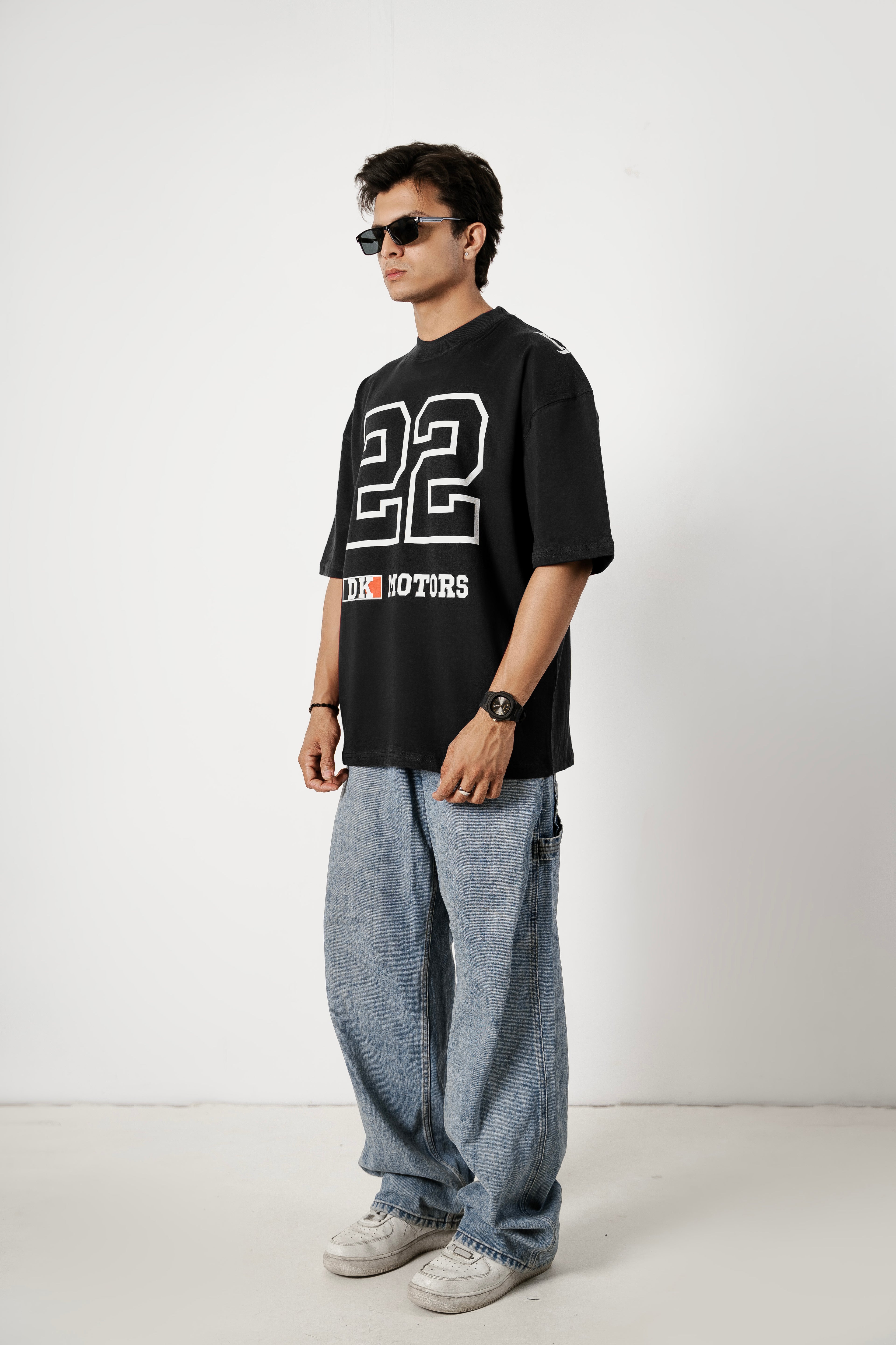 – 22 BOXY FIT OVERSIZED TEES –