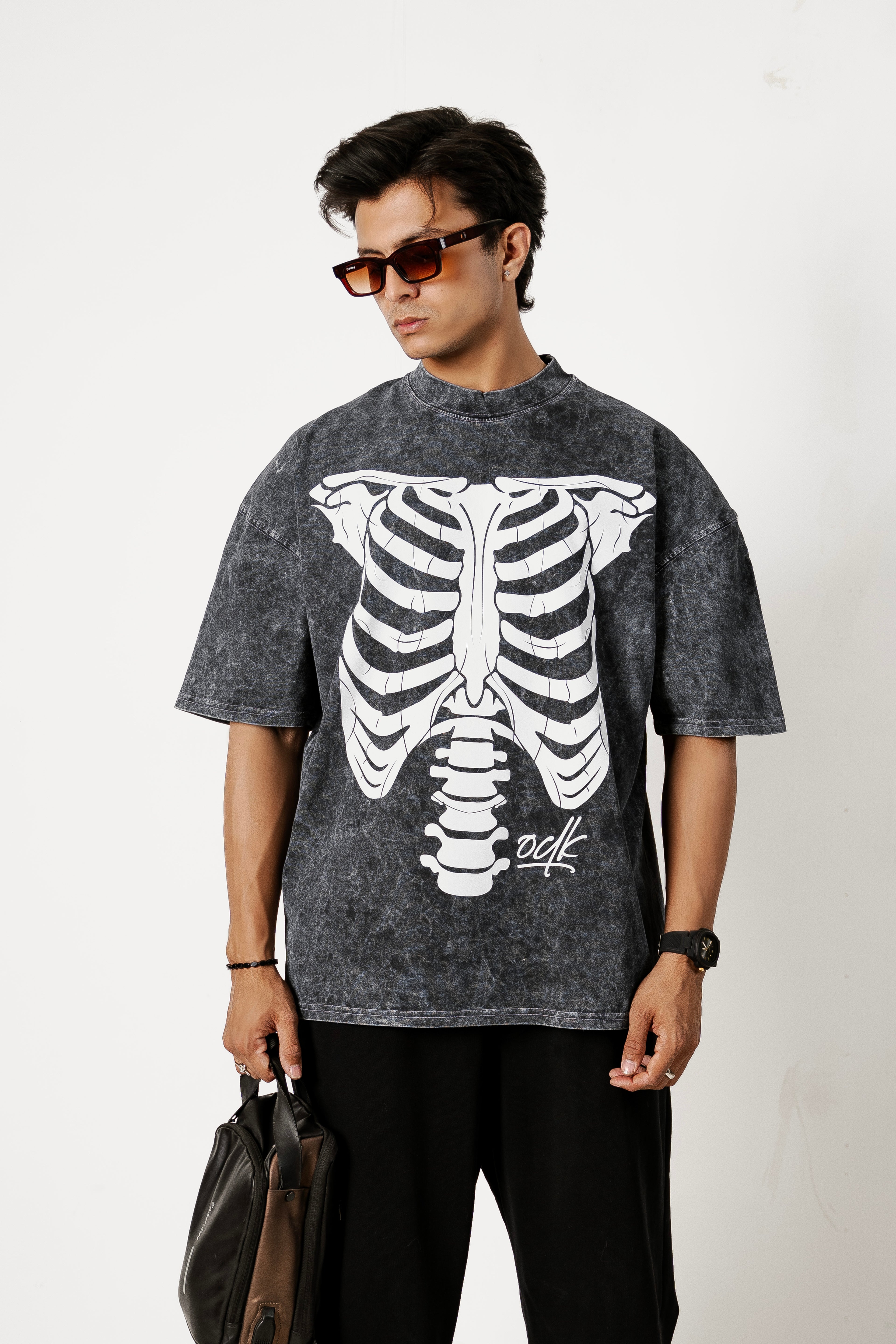 – SKELETON ACIDWASH OVERSIZED TEES –