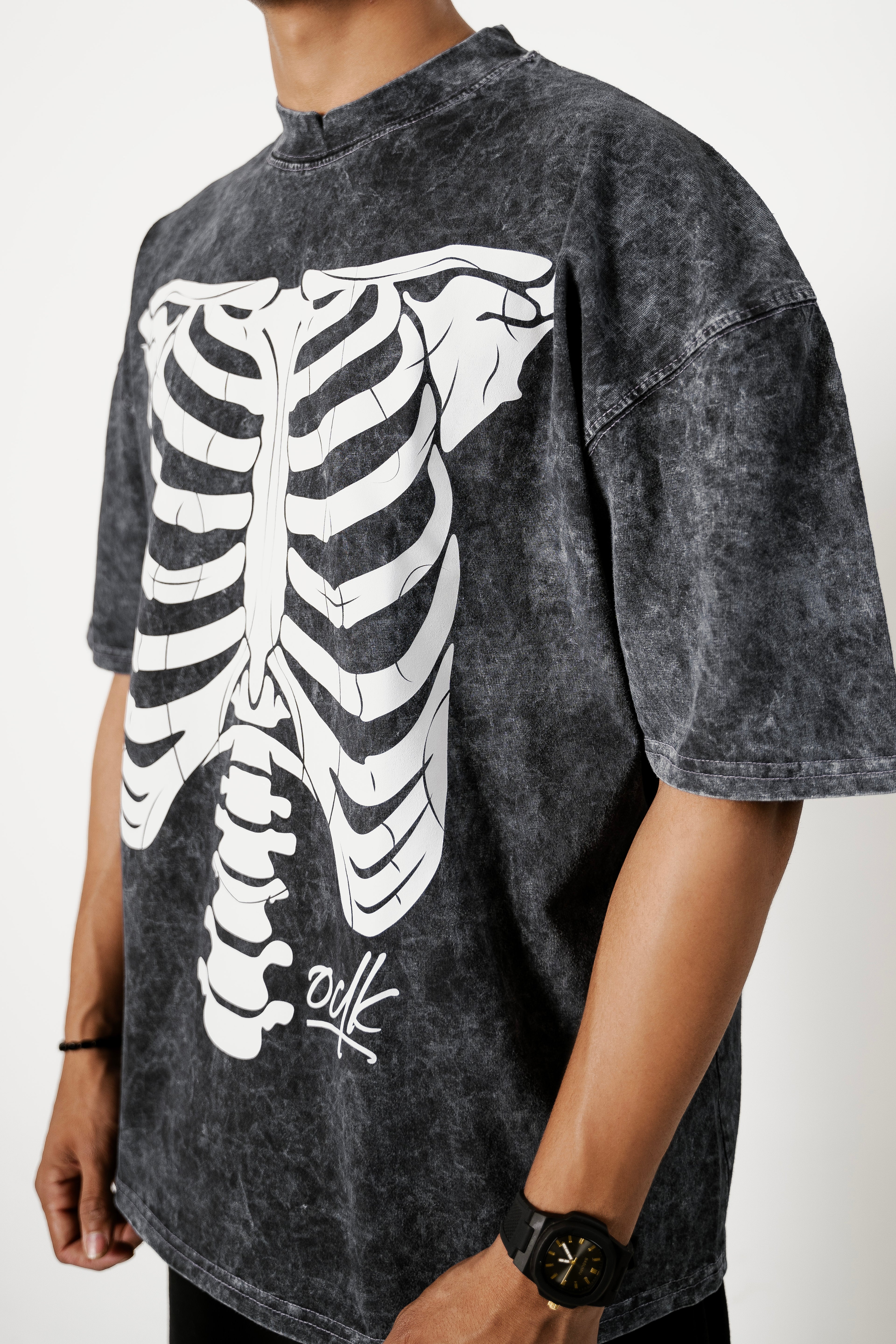 – SKELETON ACIDWASH OVERSIZED TEES –