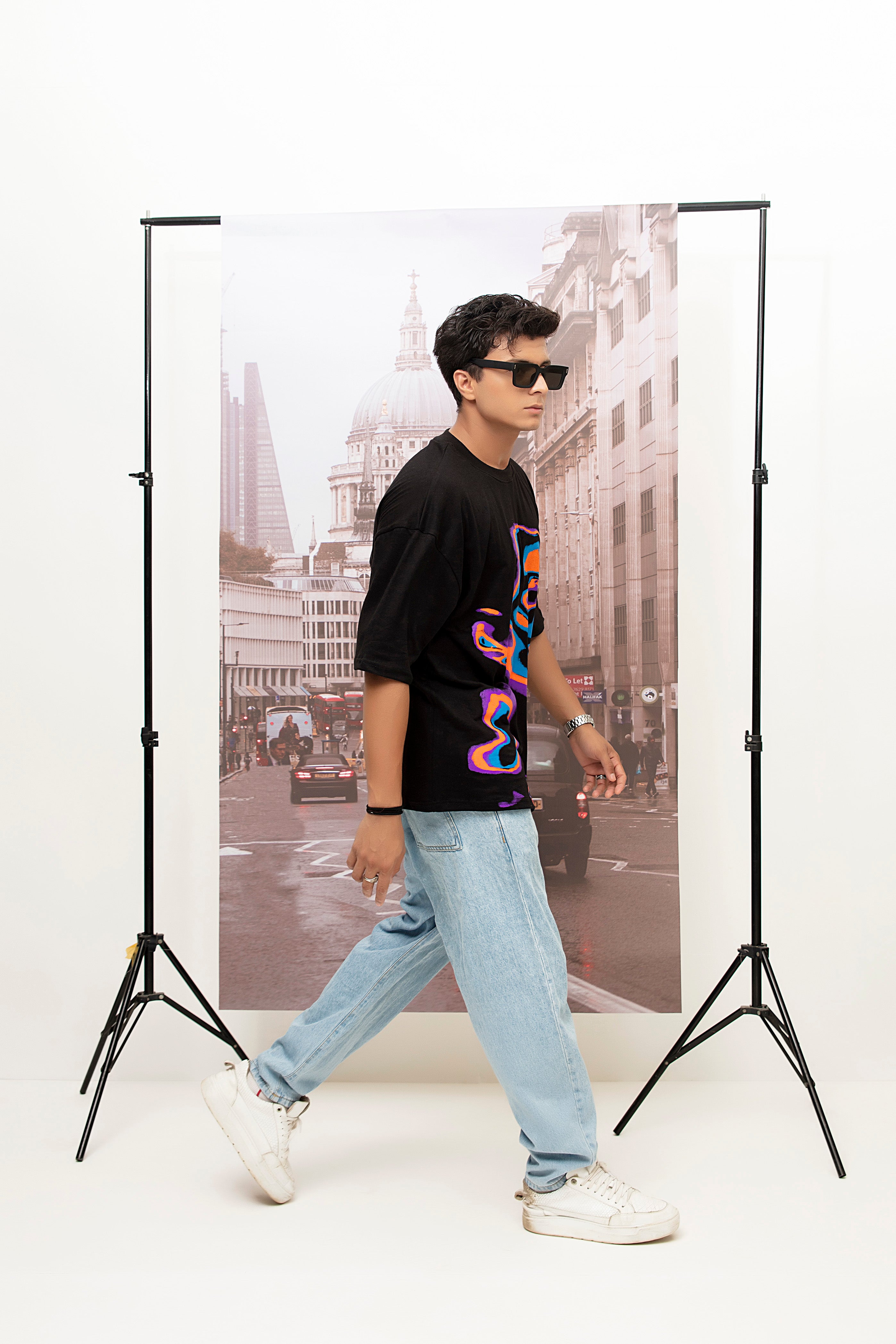 – MULTIFACE OVERSIZED TEES –
